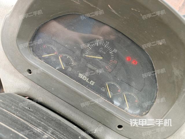 駕駛室正側(cè)(駕駛室部分) 駕駛室正側(cè)(駕駛室部分)