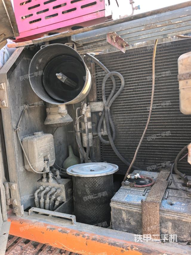 散熱器正面(大件艙室) 散熱器正面(大件艙室)