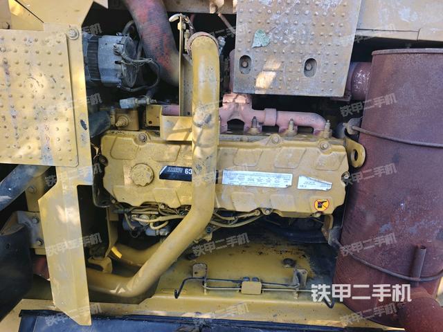 發(fā)動機(jī)整體俯視(整機(jī)外觀) 發(fā)動機(jī)整體俯視(整機(jī)外觀)