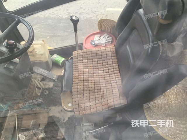操作把手(压路机驾驶室) 操作把手(压路机驾驶室)