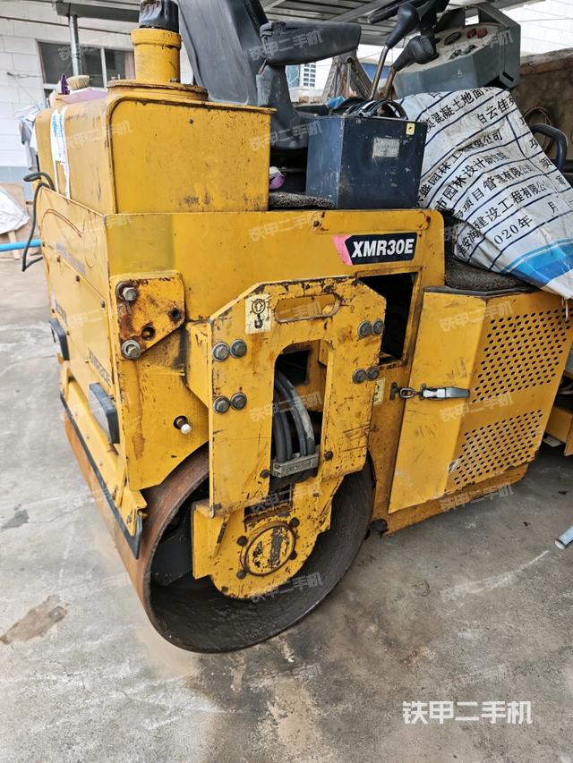 徐工XMR30E壓路機(jī)