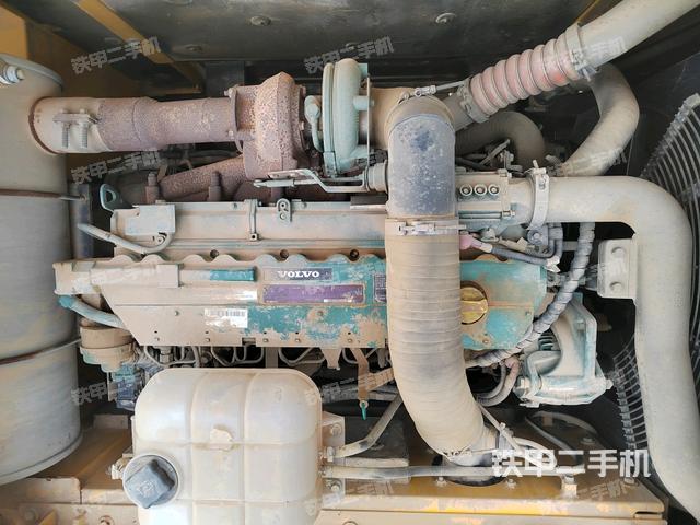 發(fā)動機(jī)整體俯視(整機(jī)外觀) 發(fā)動機(jī)整體俯視(整機(jī)外觀)