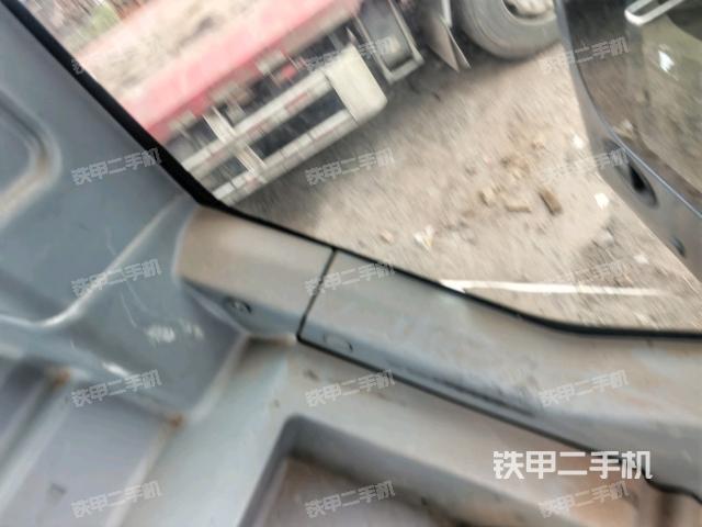 頂棚整體(駕駛室部分) 頂棚整體(駕駛室部分)