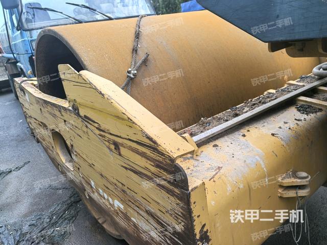 正后侧(压路机前后车架) 正后侧(压路机前后车架)