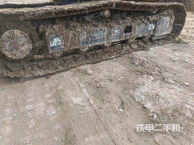 左側(cè)履帶整體?(行走機(jī)構(gòu)) 左側(cè)履帶整體?(行走機(jī)構(gòu))
