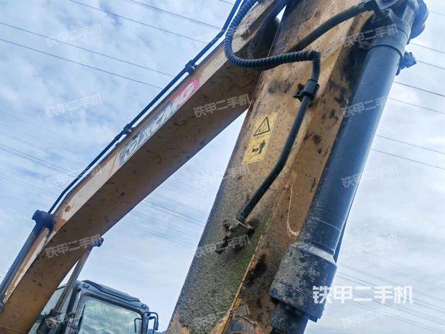 小臂整體左后(工作和回轉(zhuǎn)裝置) 小臂整體左后(工作和回轉(zhuǎn)裝置)