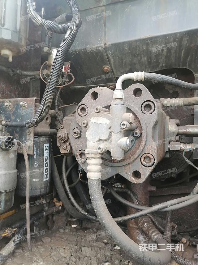 液壓泵艙室正面整體(整機(jī)外觀) 液壓泵艙室正面整體(整機(jī)外觀)