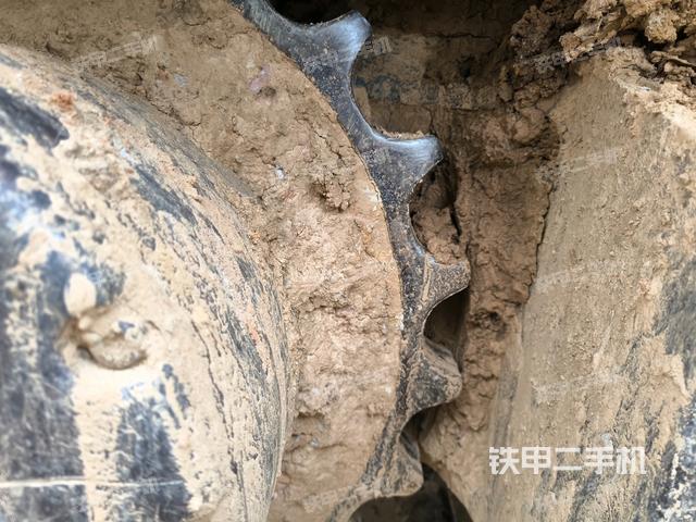 左導(dǎo)向輪(行走機構(gòu)) 左導(dǎo)向輪(行走機構(gòu))