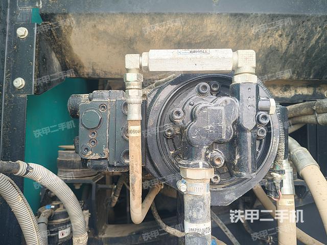 液壓泵艙室正面整體（整機(jī)外觀）