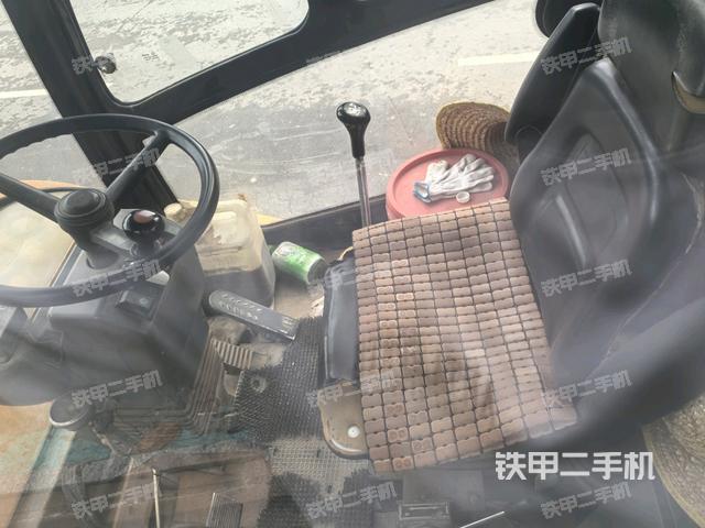 驾驶室顶蓬内(压路机驾驶室) 驾驶室顶蓬内(压路机驾驶室)