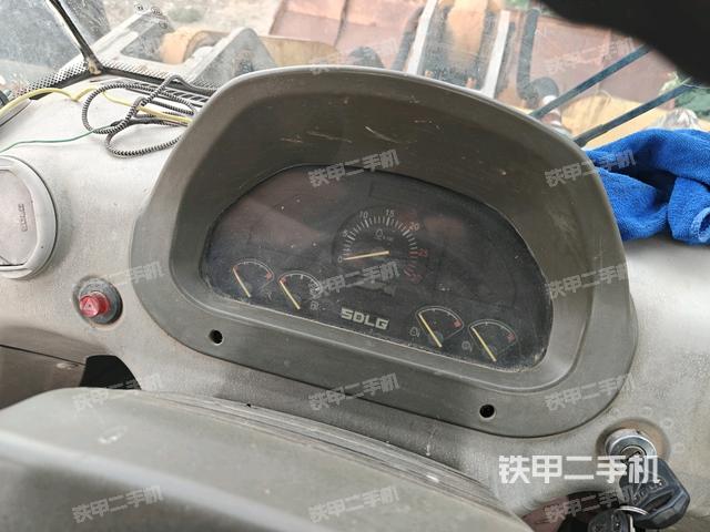 小時(shí)表里程數(shù)(駕駛室部分) 小時(shí)表里程數(shù)(駕駛室部分)