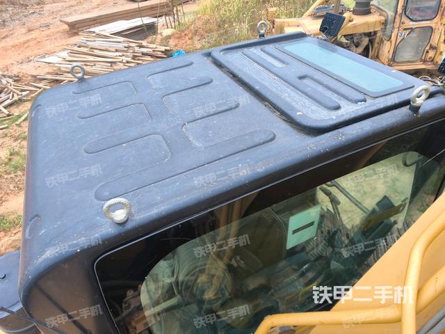 氣門室蓋螺絲特寫(上車部件) 氣門室蓋螺絲特寫(上車部件)