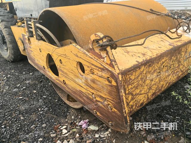 前車架正右側(cè)（壓路機前后車架）