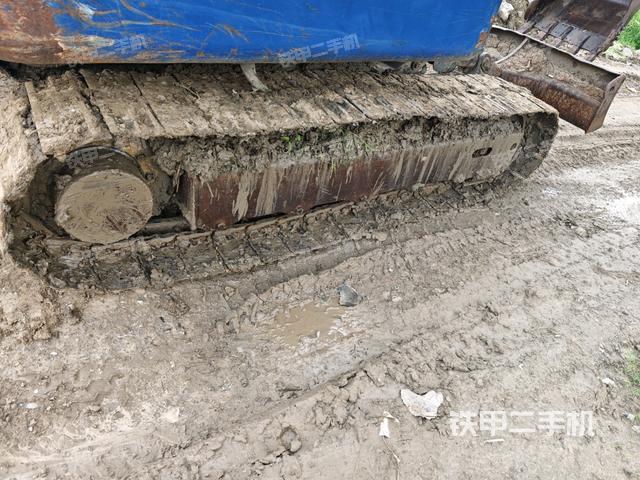 轉(zhuǎn)盤(pán)和下車(chē)架正前(工作和回轉(zhuǎn)裝置) 轉(zhuǎn)盤(pán)和下車(chē)架正前(工作和回轉(zhuǎn)裝置)