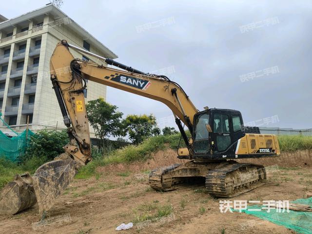 三一重工SY215C挖掘機(jī)