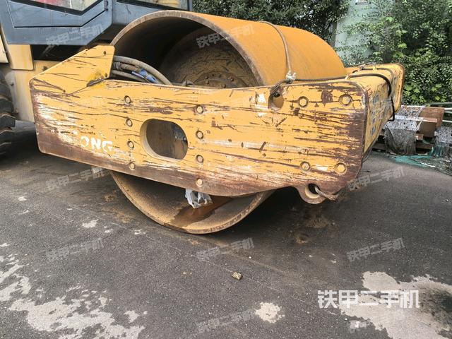 前车架正左侧(压路机前后车架) 前车架正左侧(压路机前后车架)