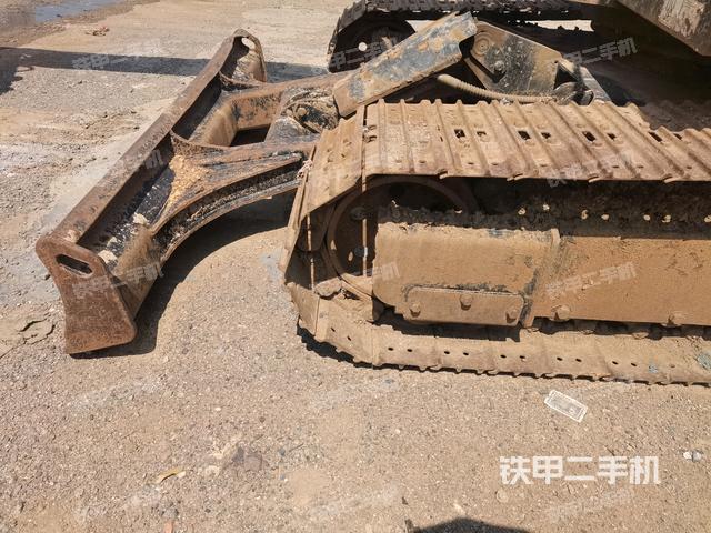 左导向轮(行走机构) 左导向轮(行走机构)