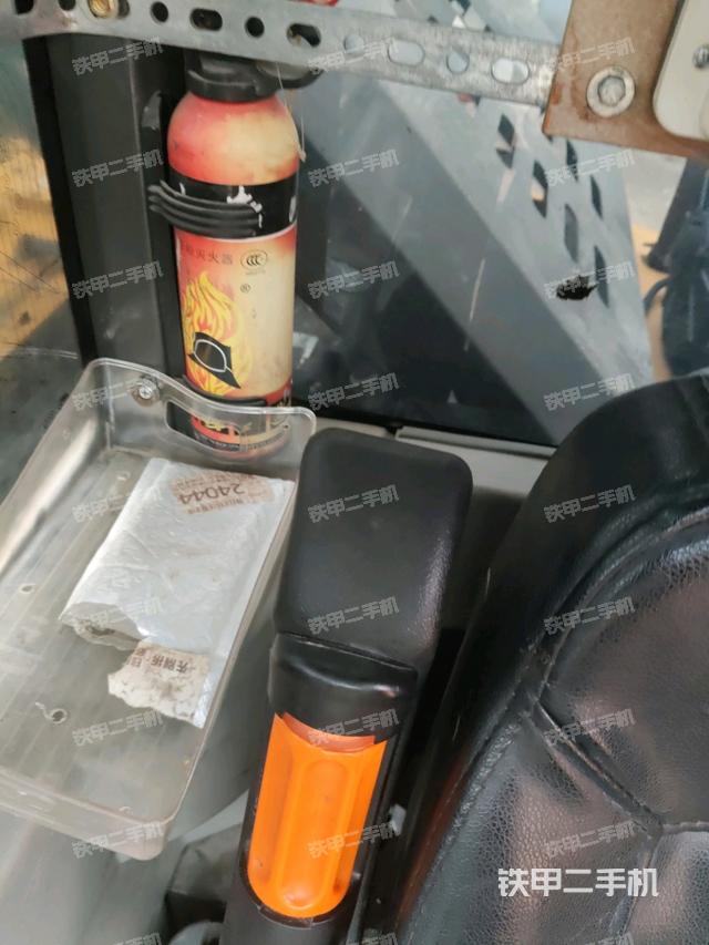 后窗玻璃角标(驾驶室部分) 后窗玻璃角标(驾驶室部分)