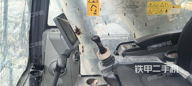 驾驶室整体(整机外观) 驾驶室整体(整机外观)