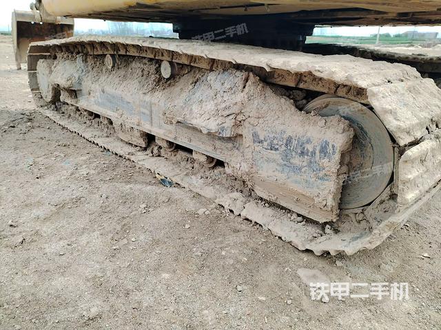 左側(cè)履帶整體?(行走機(jī)構(gòu)) 左側(cè)履帶整體?(行走機(jī)構(gòu))