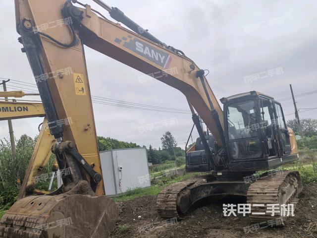 三一重工SY215C挖掘機(jī)