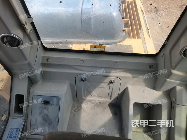 座椅后部(駕駛室部分) 座椅后部(駕駛室部分)