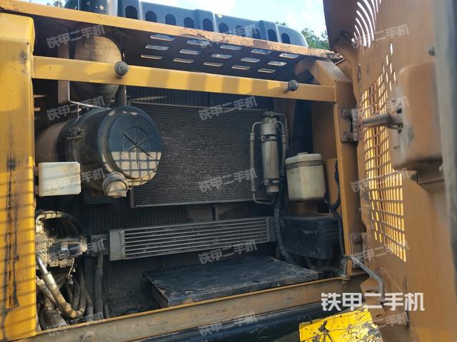 散熱器正面(大件艙室) 散熱器正面(大件艙室)