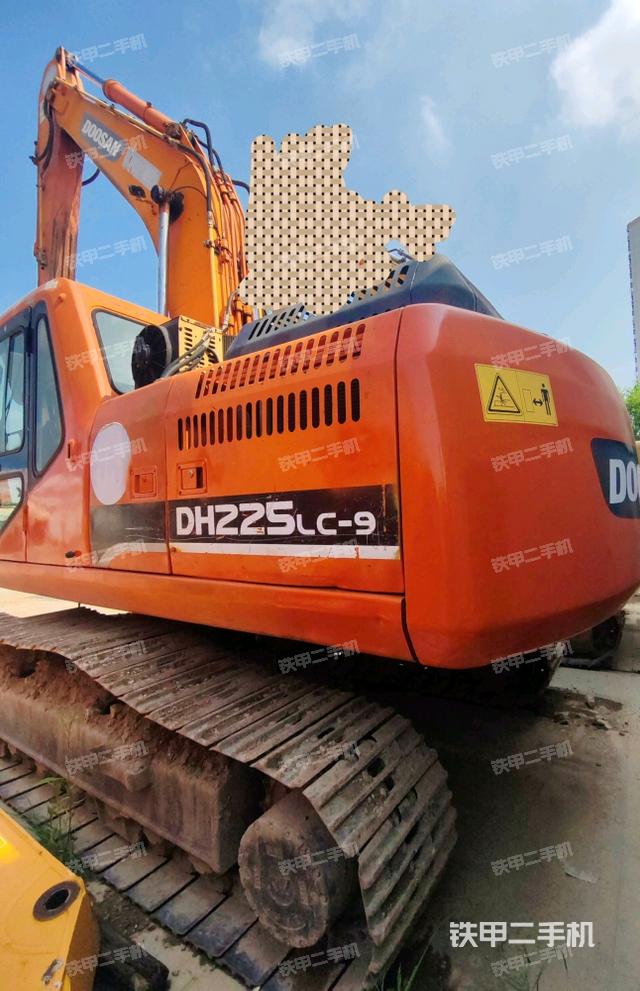 斗山DH225LC-9挖掘机