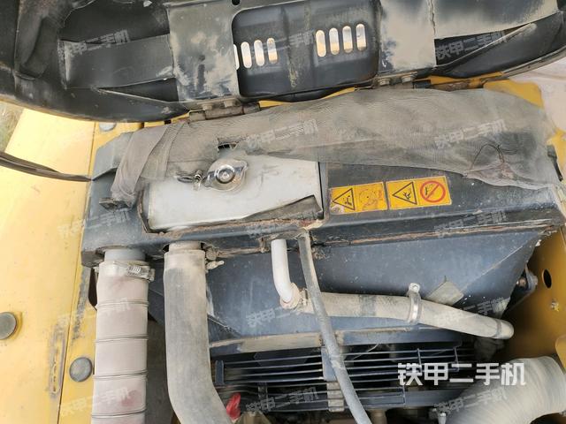 水箱+風(fēng)扇特寫(xiě)(上車部件) 水箱+風(fēng)扇特寫(xiě)(上車部件)