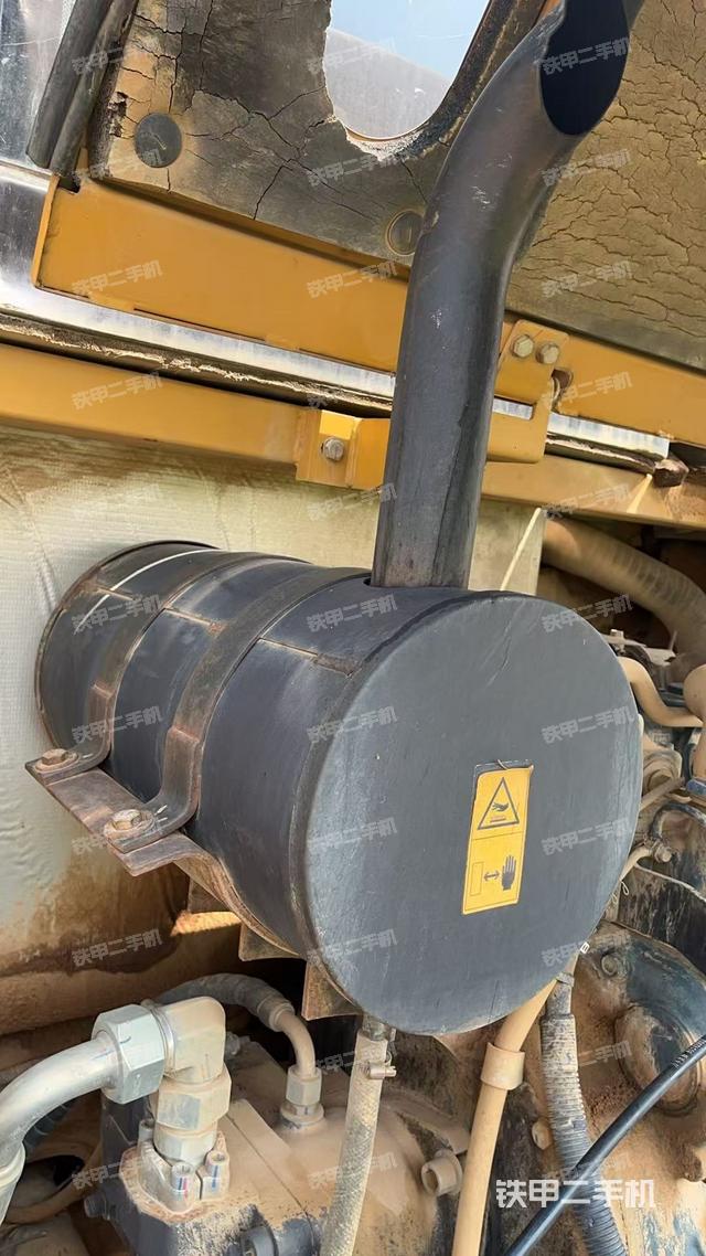 駕駛室整體(整機外觀) 駕駛室整體(整機外觀)