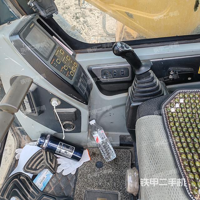 驾驶室整体（整机外观）