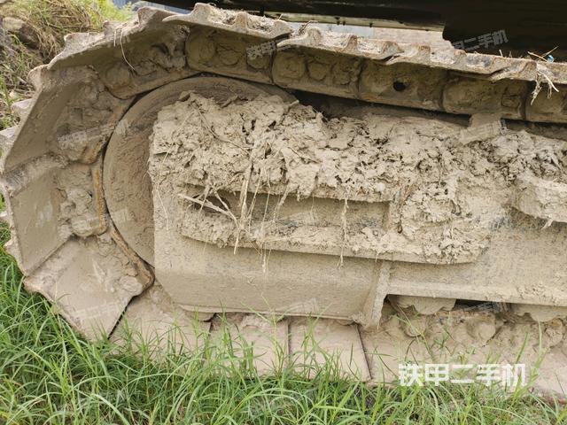 右側(cè)履帶整體(行走機(jī)構(gòu)) 右側(cè)履帶整體(行走機(jī)構(gòu))