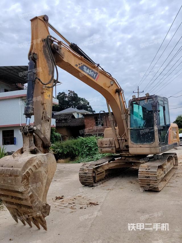 三一重工SY135C-10挖掘机