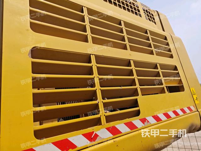 散熱器正面(大件艙室) 散熱器正面(大件艙室)
