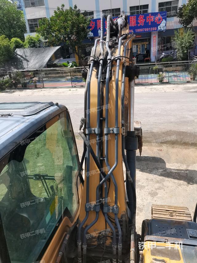 大臂背部俯視(工作和回轉(zhuǎn)裝置) 大臂背部俯視(工作和回轉(zhuǎn)裝置)
