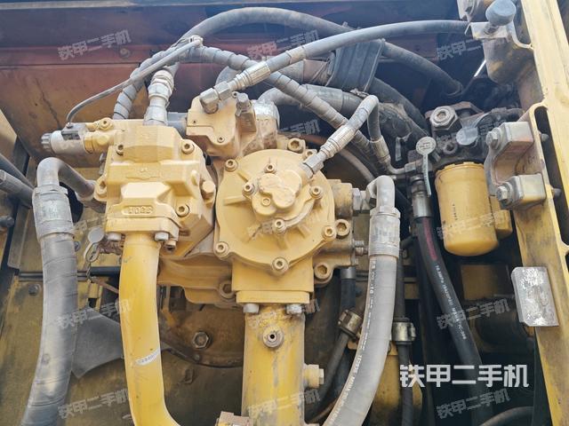 液壓泵斜45?左(大件艙室) 液壓泵斜45?左(大件艙室)