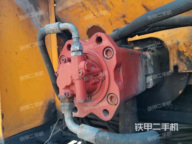 液壓泵斜45?右(大件艙室) 液壓泵斜45?右(大件艙室)