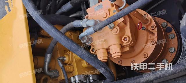 回转马达和主控阀（整机外观）