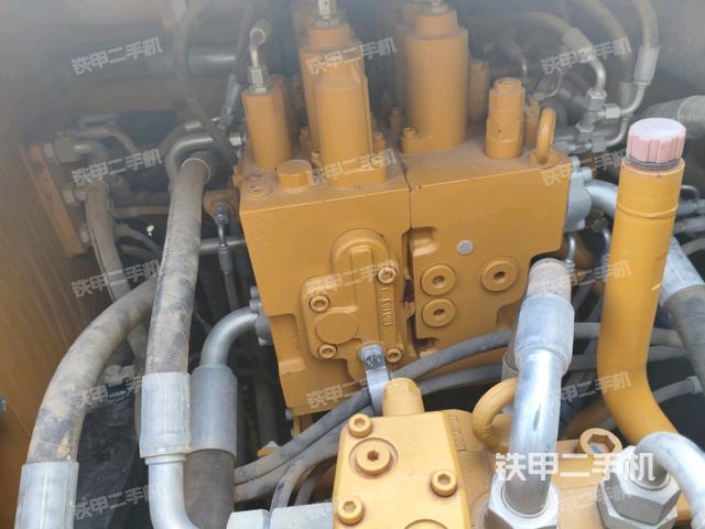 回轉(zhuǎn)馬達(dá)和主控閥（整機外觀）