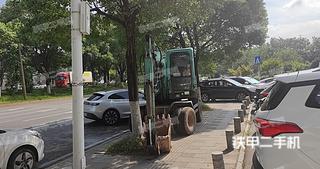 新源65w-7P(带破碎锤)挖掘机实拍图片