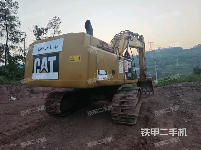 右后45(整機(jī)外觀) 右后45(整機(jī)外觀)