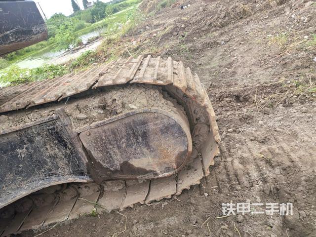 右側(cè)行走馬達蓋板(行走機構(gòu)) 右側(cè)行走馬達蓋板(行走機構(gòu))