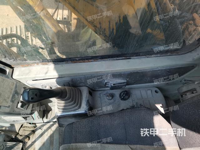 座椅右側(cè)控制臺(tái)/鑰匙門/油門/含右手柄(駕駛室部分) 座椅右側(cè)控制臺(tái)/鑰匙門/油門/含右手柄(駕駛室部分)