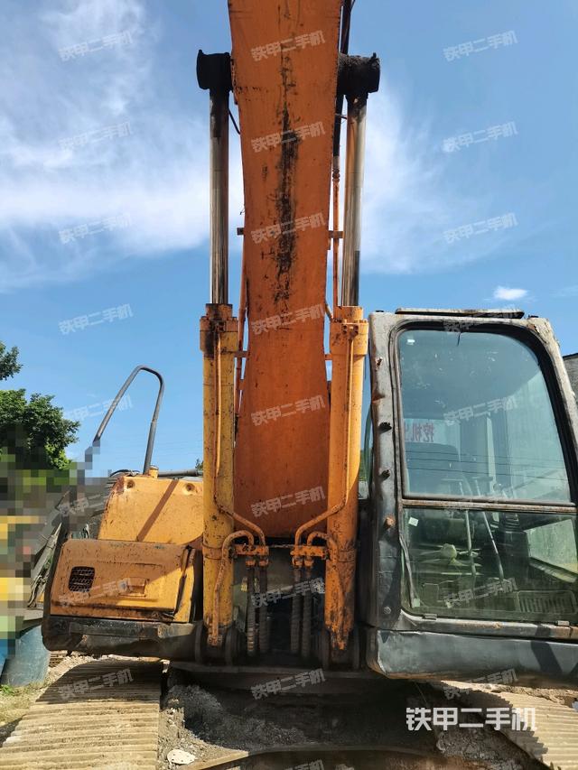 大臂油缸整體?豎拍(工作和回轉(zhuǎn)裝置) 大臂油缸整體?豎拍(工作和回轉(zhuǎn)裝置)