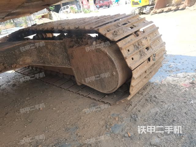 右侧行走马达盖板(行走机构) 右侧行走马达盖板(行走机构)