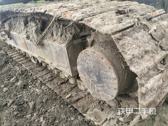 右側(cè)履帶整體(行走機構(gòu)) 右側(cè)履帶整體(行走機構(gòu))