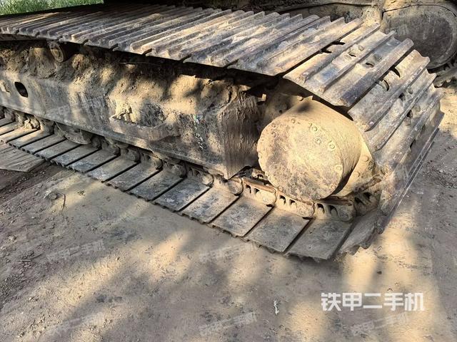 单侧履带整体(整机外观) 单侧履带整体(整机外观)