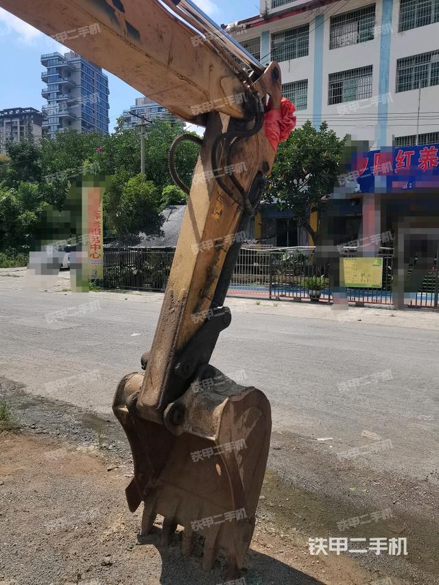 小臂整体右前(工作和回转装置) 小臂整体右前(工作和回转装置)