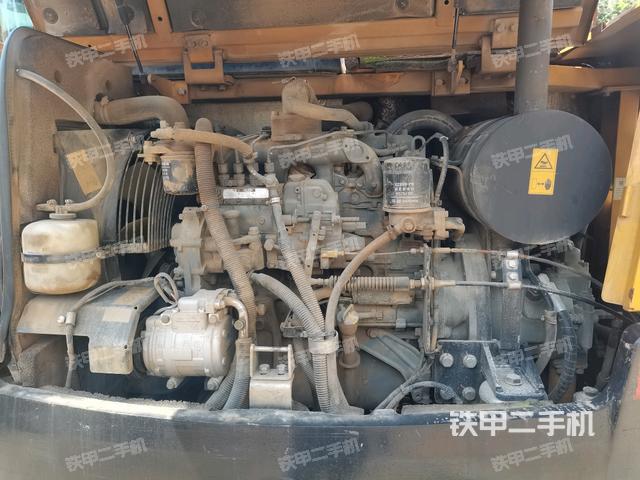 发动机室(上车部件) 发动机室(上车部件)