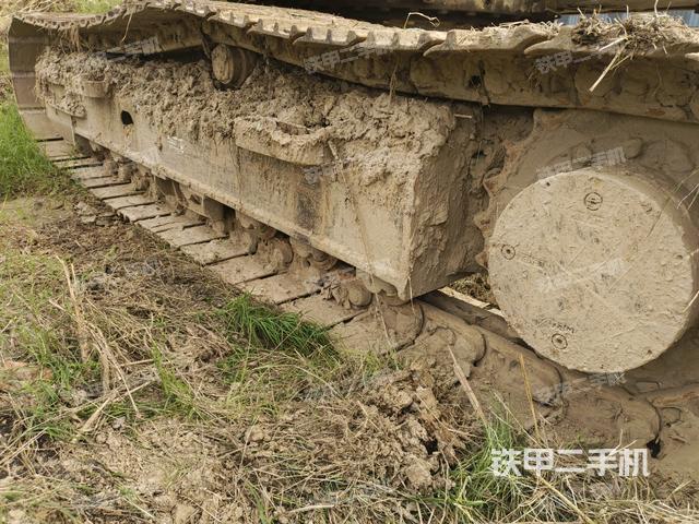 左側(cè)履帶整體?(行走機(jī)構(gòu)) 左側(cè)履帶整體?(行走機(jī)構(gòu))